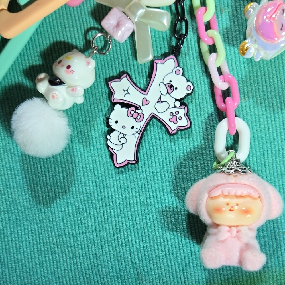 Sanrio Hello Kitty Angelic Bag Charm, Keychain - Picture 4 of 15